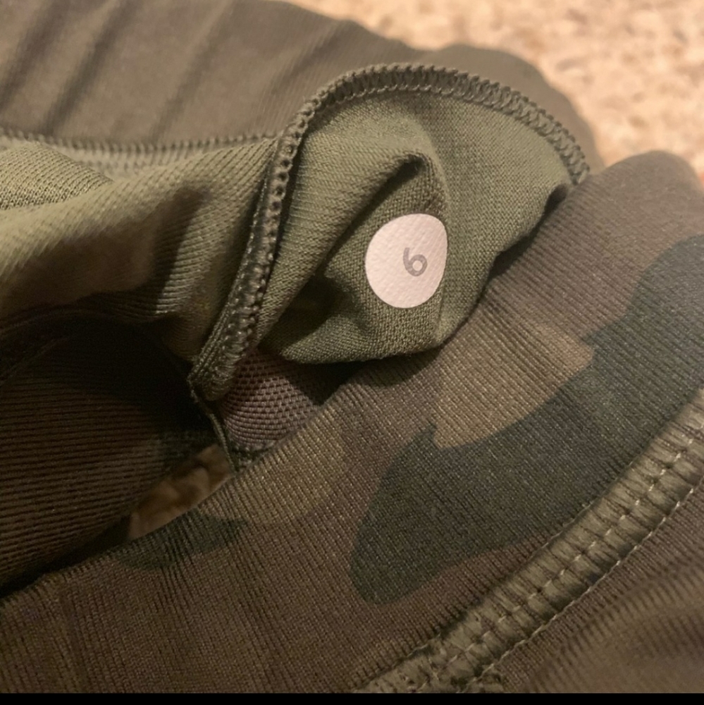 Lululemon Flow Y Bra In Savasana Camo Green!